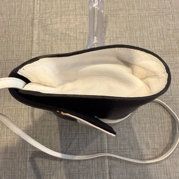 Furla Leather Black and White Clutch with removable crossbody/shoulder strap - Picture 5 of 12